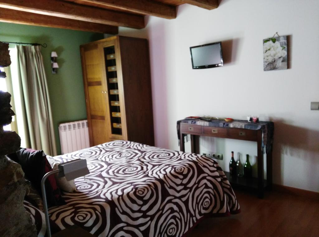 Masia d'en Valentí Anserall  Habitación foto